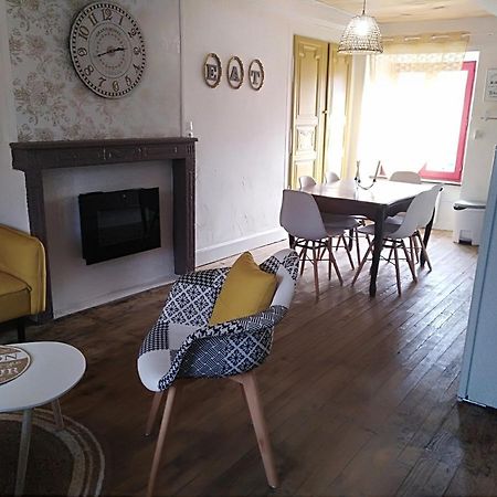 Appartement Cozy Dans Maison Privee Tauves Dış mekan fotoğraf