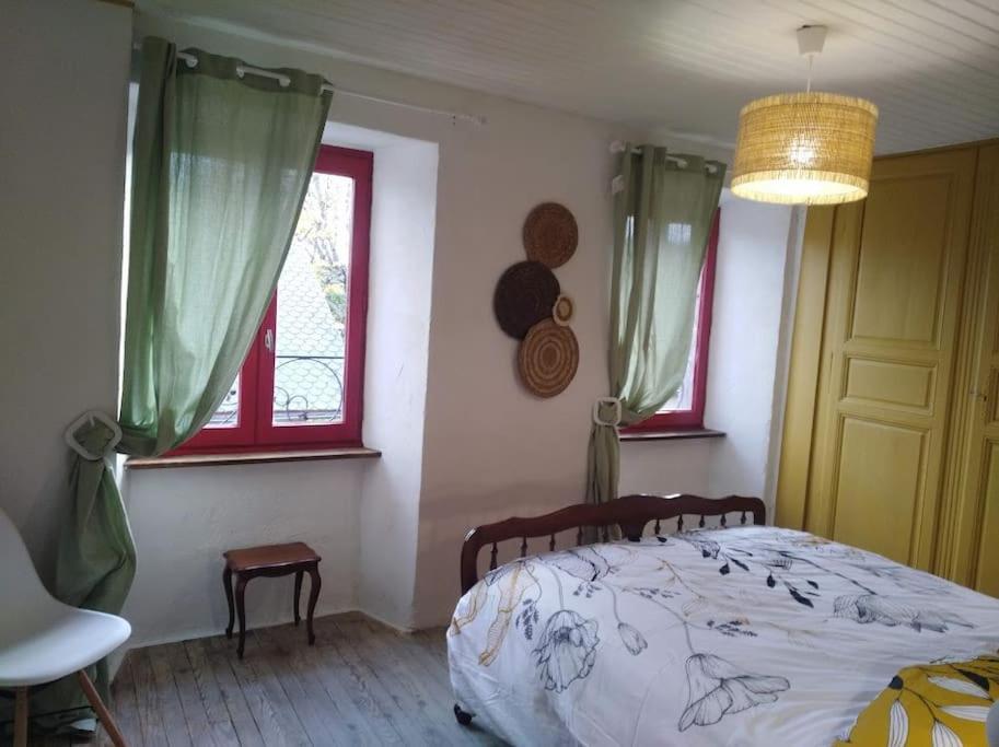 Appartement Cozy Dans Maison Privee Tauves Dış mekan fotoğraf