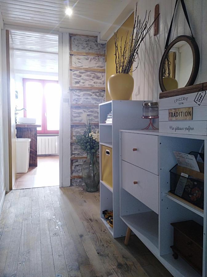 Appartement Cozy Dans Maison Privee Tauves Dış mekan fotoğraf