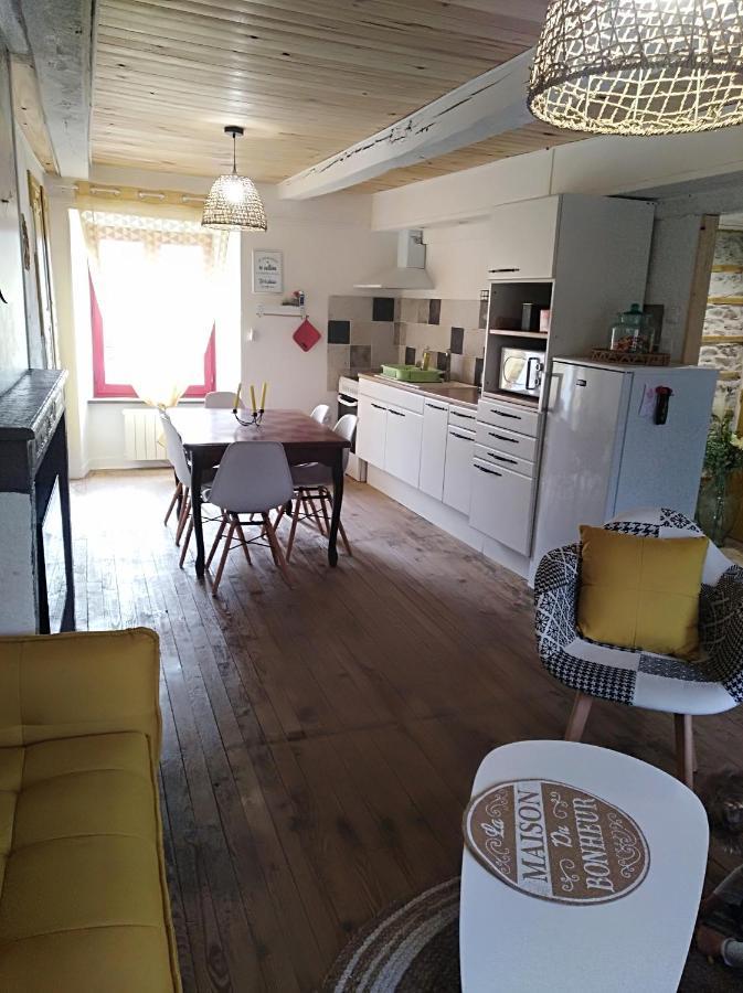 Appartement Cozy Dans Maison Privee Tauves Dış mekan fotoğraf
