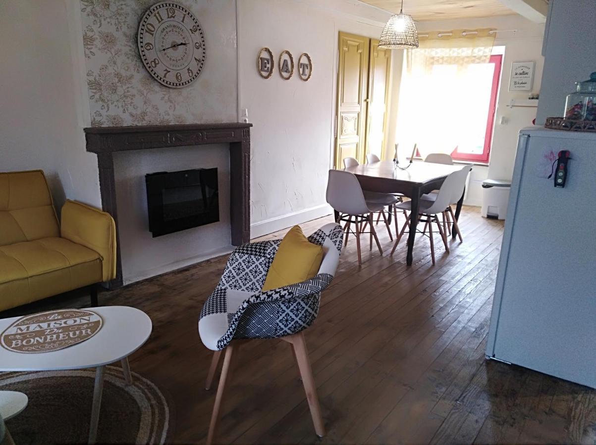 Appartement Cozy Dans Maison Privee Tauves Dış mekan fotoğraf